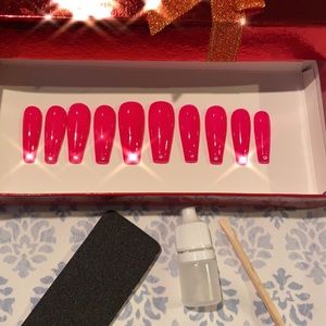 Press on nails with kit